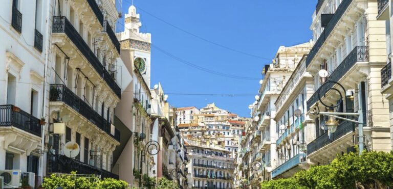 Algeria : Hydrocarbon Wealth, Fiscal Stability and the Challenge of Economic Diversification